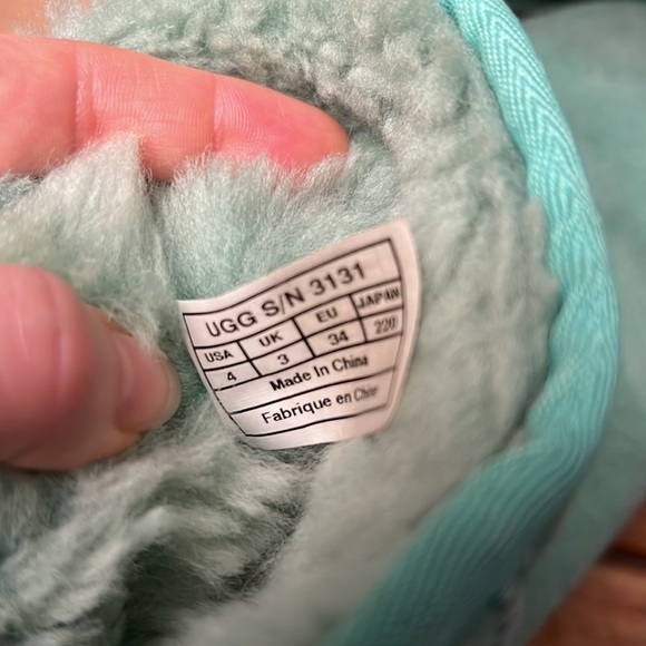 Mint green uggs - Picture 6 of 6